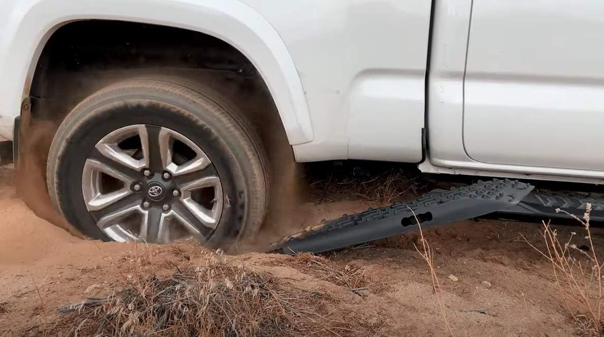 لوحة جر للطرق الوعرة من ماتار، مسارات سحب جديدة للتعافي، سلم اطارات للرمال والثلج والطين رباعية الدفع لسيارة الدفع الرباعي للطرق الوعرة والرمال والثلج والطين وسلالم الاطارات (اسود)
