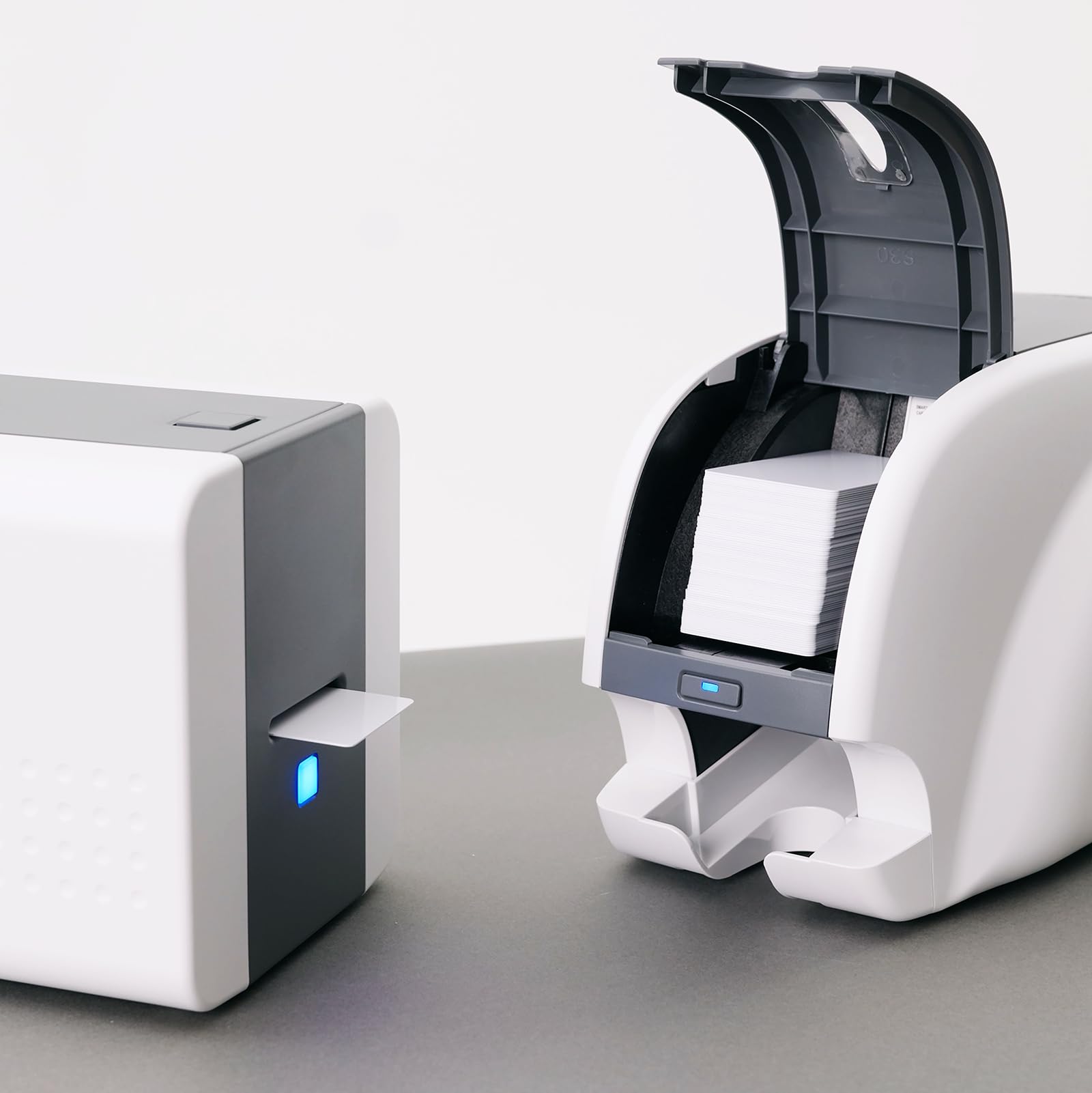 IDP SMART-31S Simple ID Card Printer Bundle with PC Software Only, 250 YMCKO Color Ribbon Prints and 100 PVC Plastic Cards