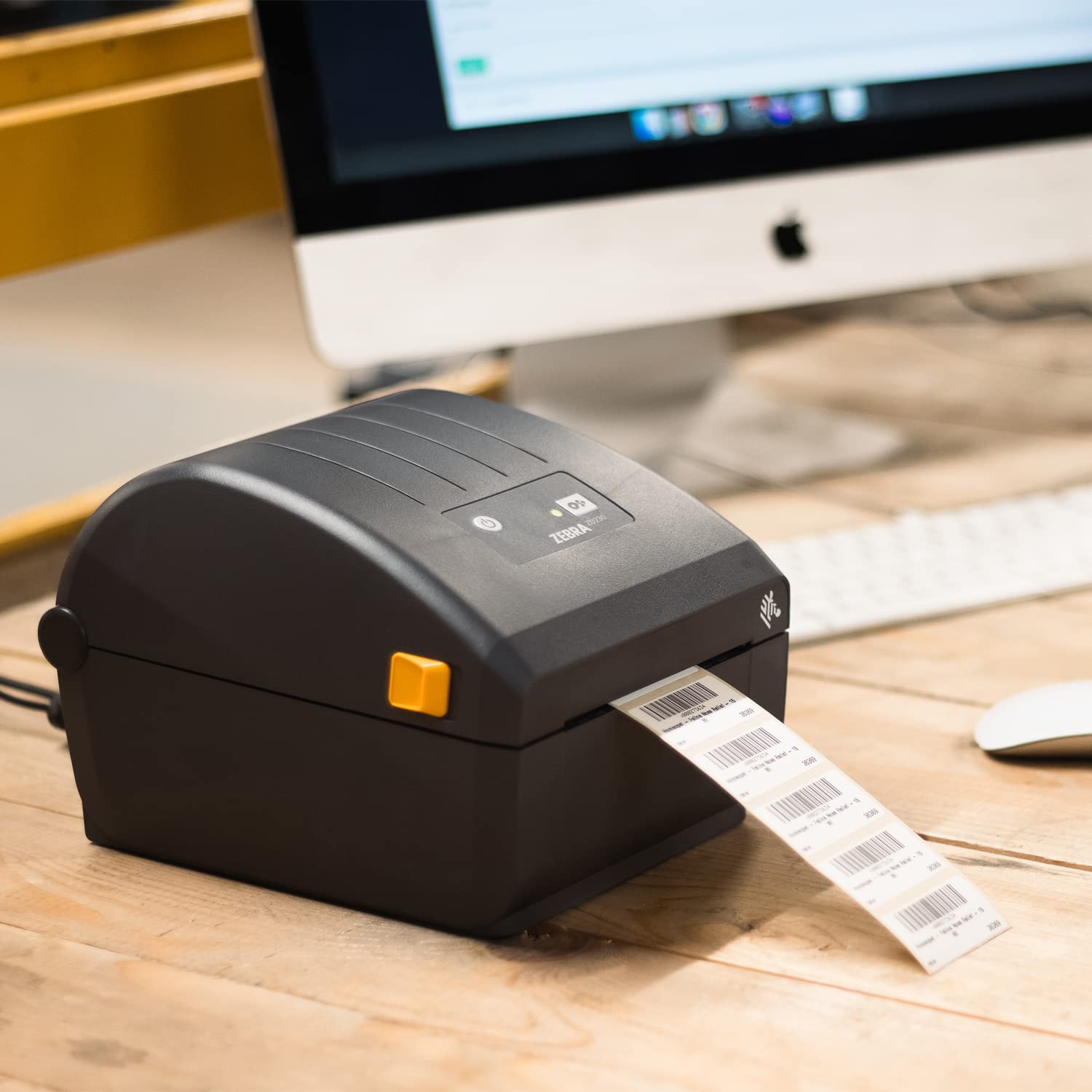 زيبرا طابعة حرارية مباشرة ZD230-4 انش لسطح المكتب - اتصال USB وايثرنت - مناسبة للخدمات اللوجستية والتصنيع الخفيف وتطبيقات البيع بالتجزئة والرعاية الصحية