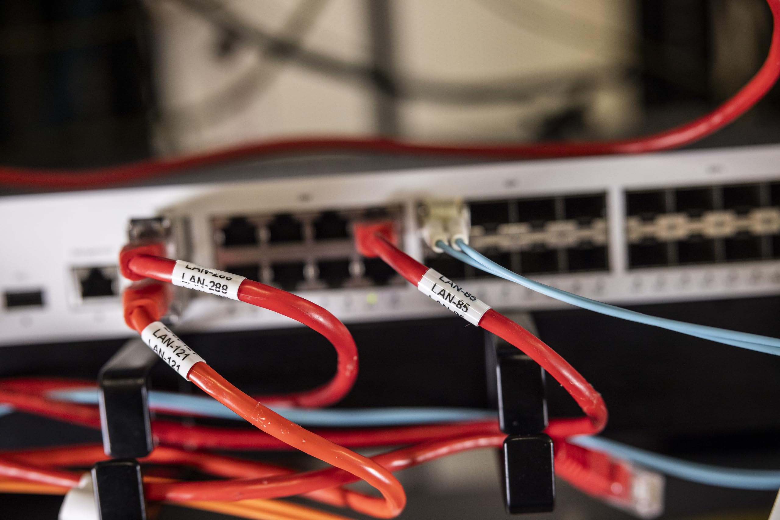 بروذر طابعة ملصقات صناعية محمولة باليد PT-E310BTVP P-Touch Edge مع بلوتوث وUSB نوع سي (حتى 18 ملم)