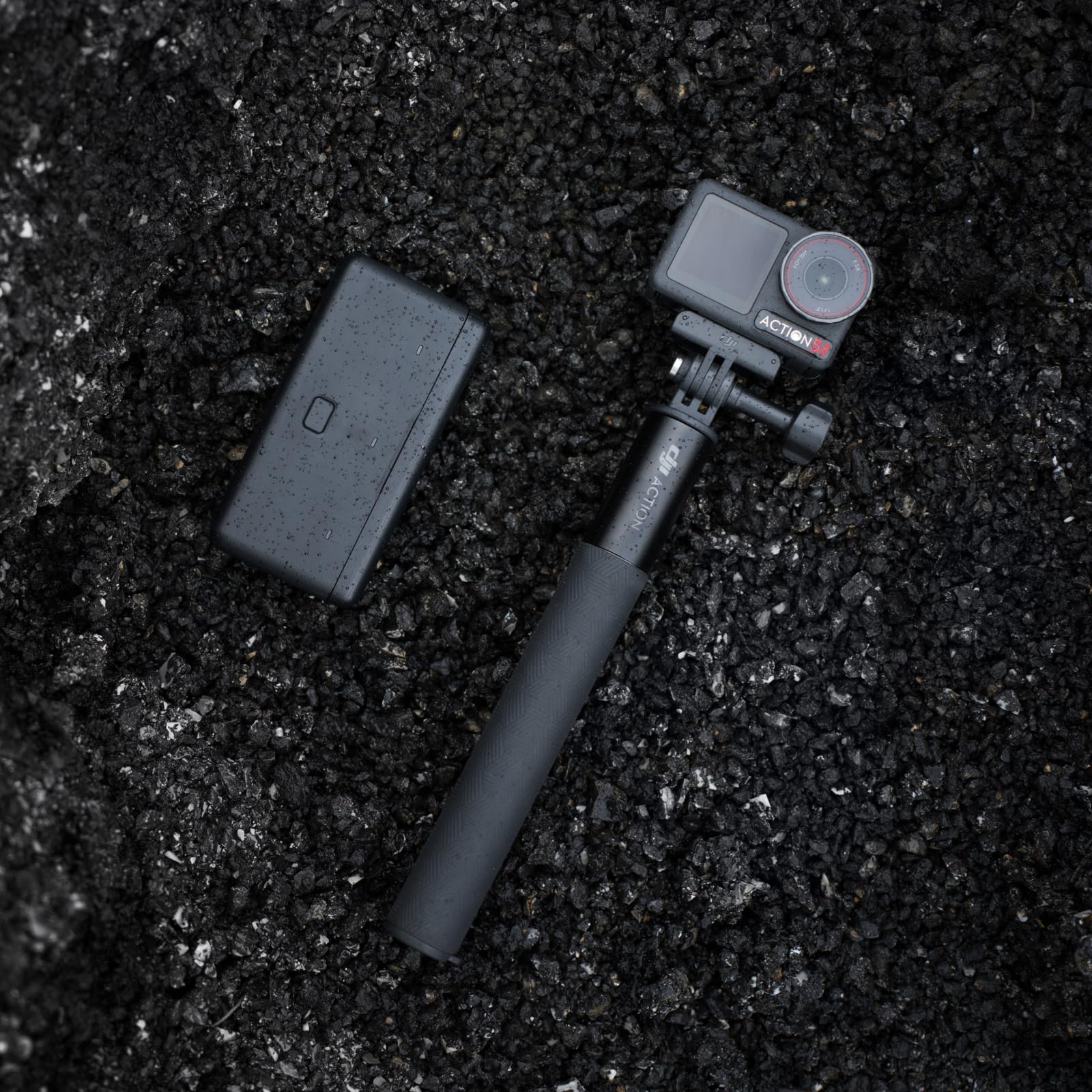 DJI كاميرا اكشن 5 برو ادفنتشر كومبو من اوسمو، كاميرا اكشن 4K مع مستشعر 1/1.3 انش، عمر بطارية ممتد 12 ساعة مع 3 بطاريات، تثبيت، شاشات لمس OLED مزدوجة، كاميرا اكشن صغيرة للسفر ومدونات الفيديو