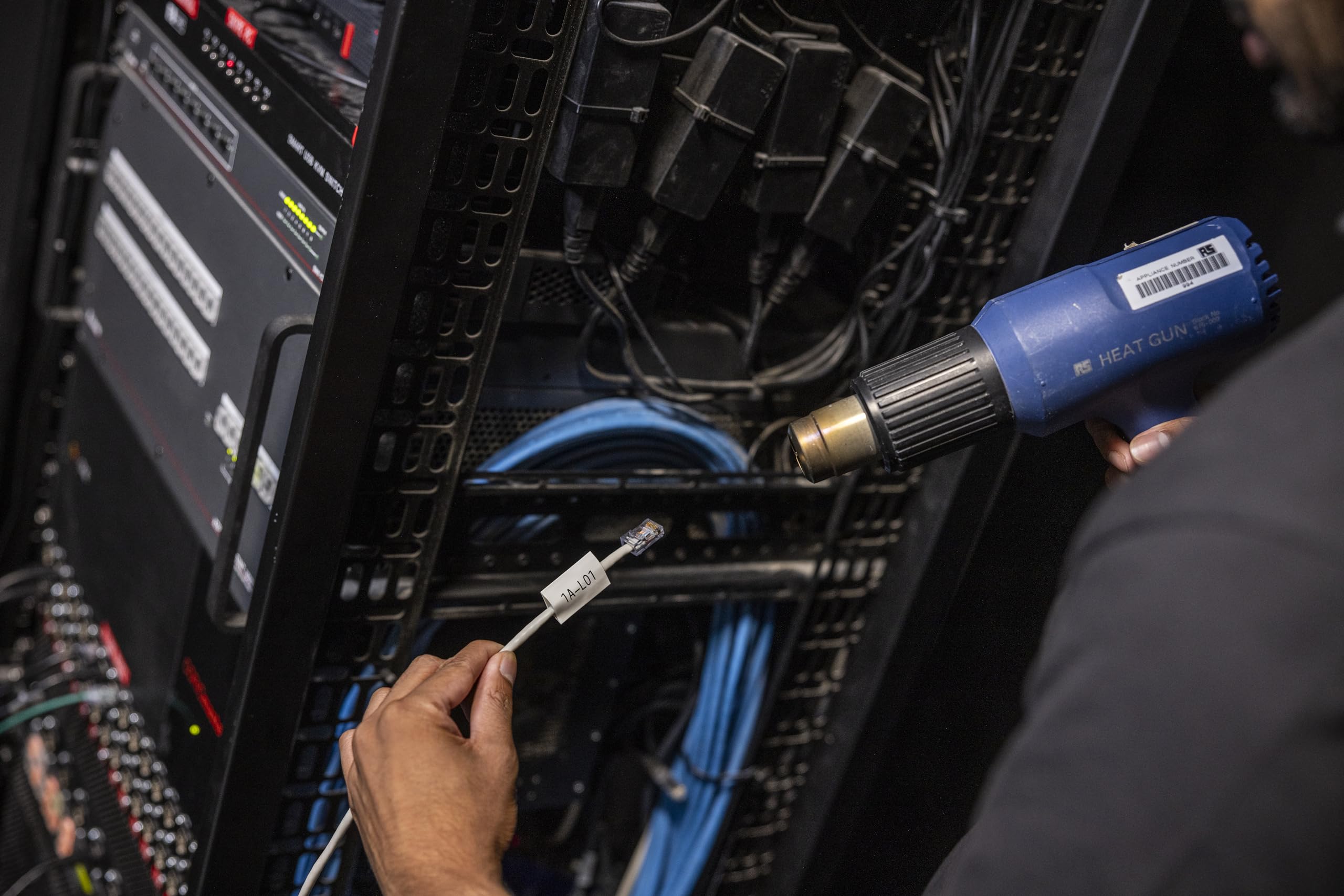 بروذر طابعة ملصقات صناعية محمولة باليد PT-E310BTVP P-Touch Edge مع بلوتوث وUSB نوع سي (حتى 18 ملم)