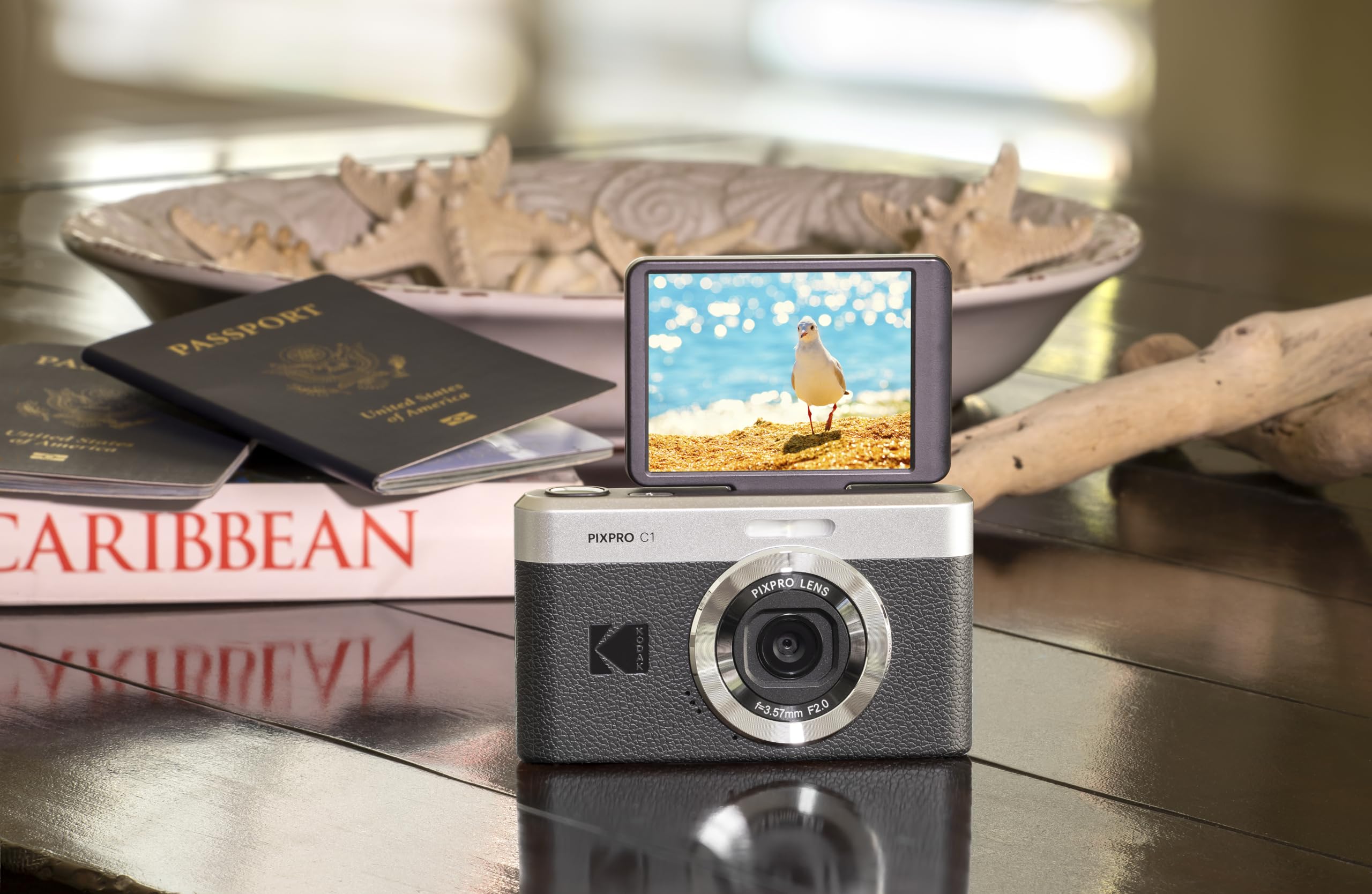 كوداك كاميرا رقمية صغيرة للغاية C1 من بيكسبرو | 13MP BSI CMOS، تكبير 4X، شاشة LCD 2.8 انش، فلاش LED، بطارية مدمجة - اسود